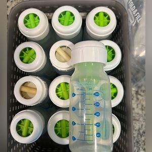 Lot of 4oz plastic Dr Brown bottles